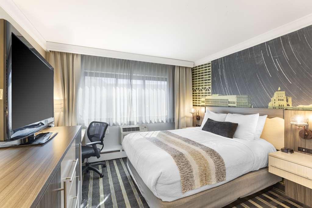 Best Western Plus Milwaukee West Room photo
